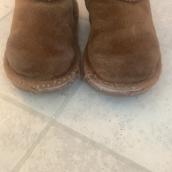 Toddler Uggs by koolaburra - Picture 4 of 4